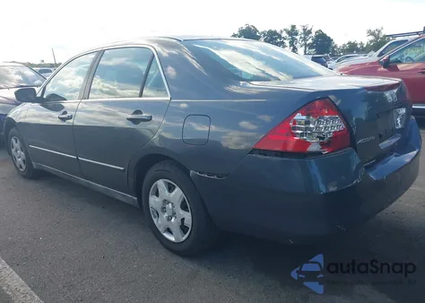 2007 Honda Accord 2.4 Lx z USA, uszkodzony, nr VIN 1HGCM56407A046829